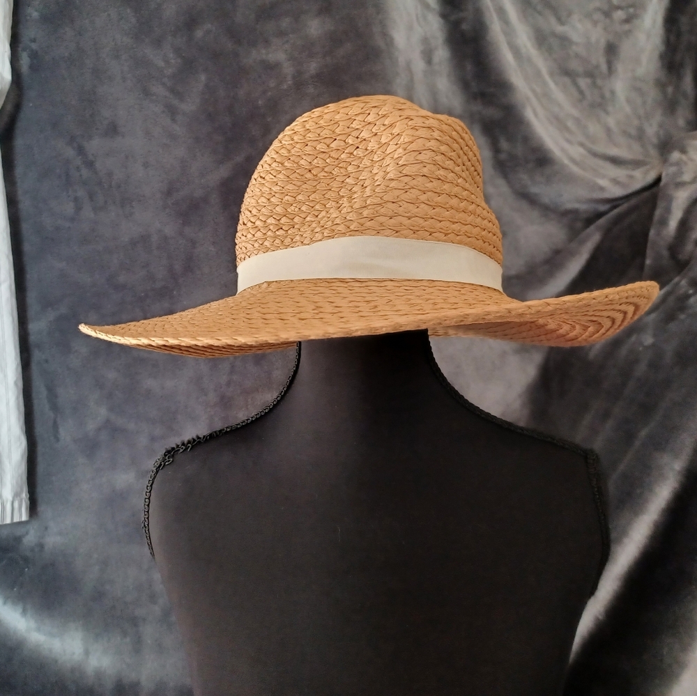 NWT GAP Straw Sun Hat One Size Natural Color